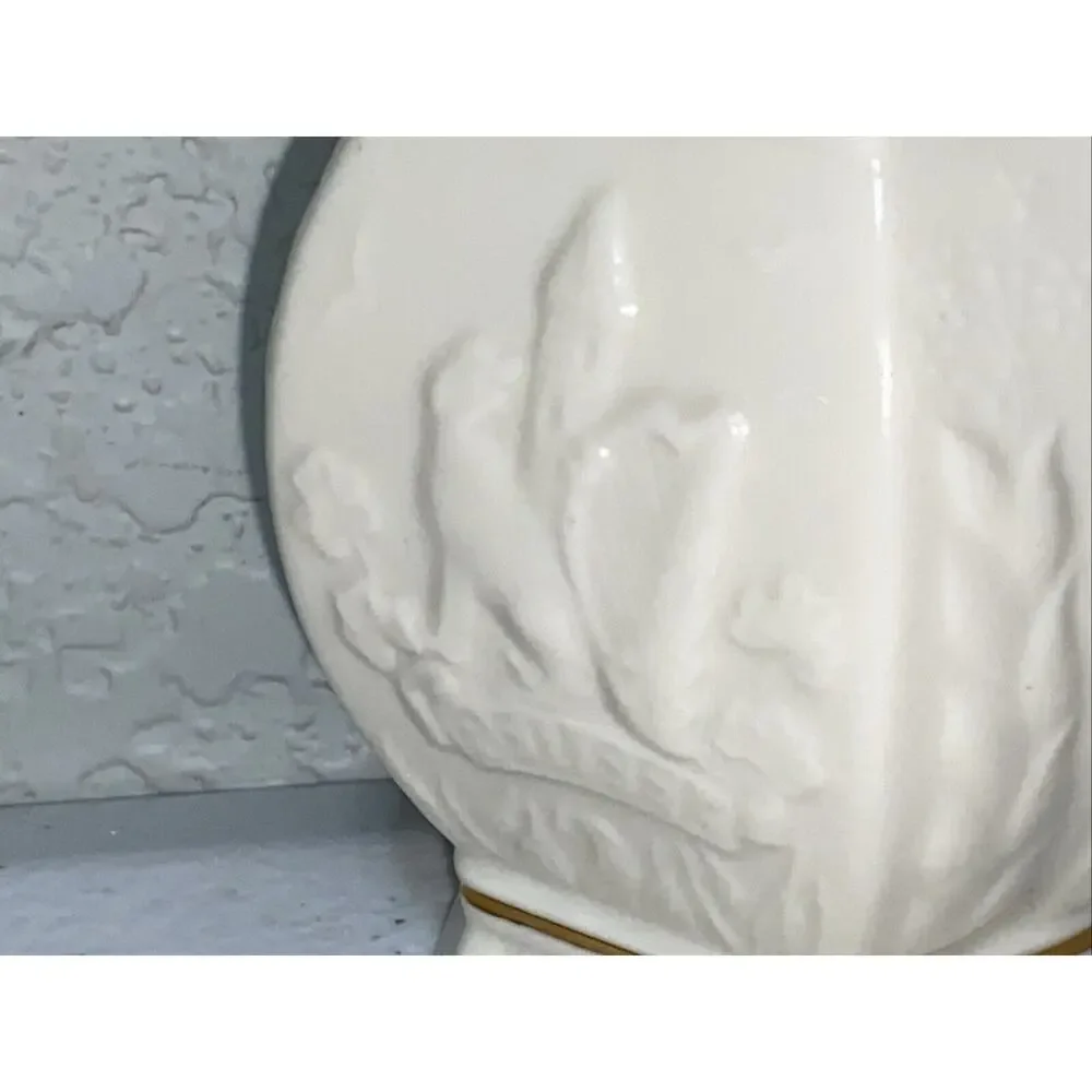 Belleek‎ Irish Visitors Centre White Porcelain Mini 4